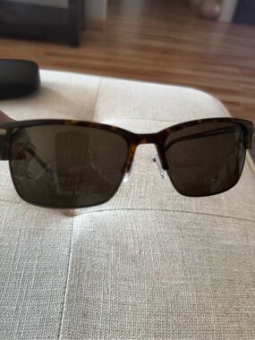 Chesterfield Unisex Tortoiseshell Rectangular Polarized Sunglasses - Brown Lense